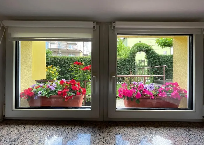 Dreamy Garden Apartment